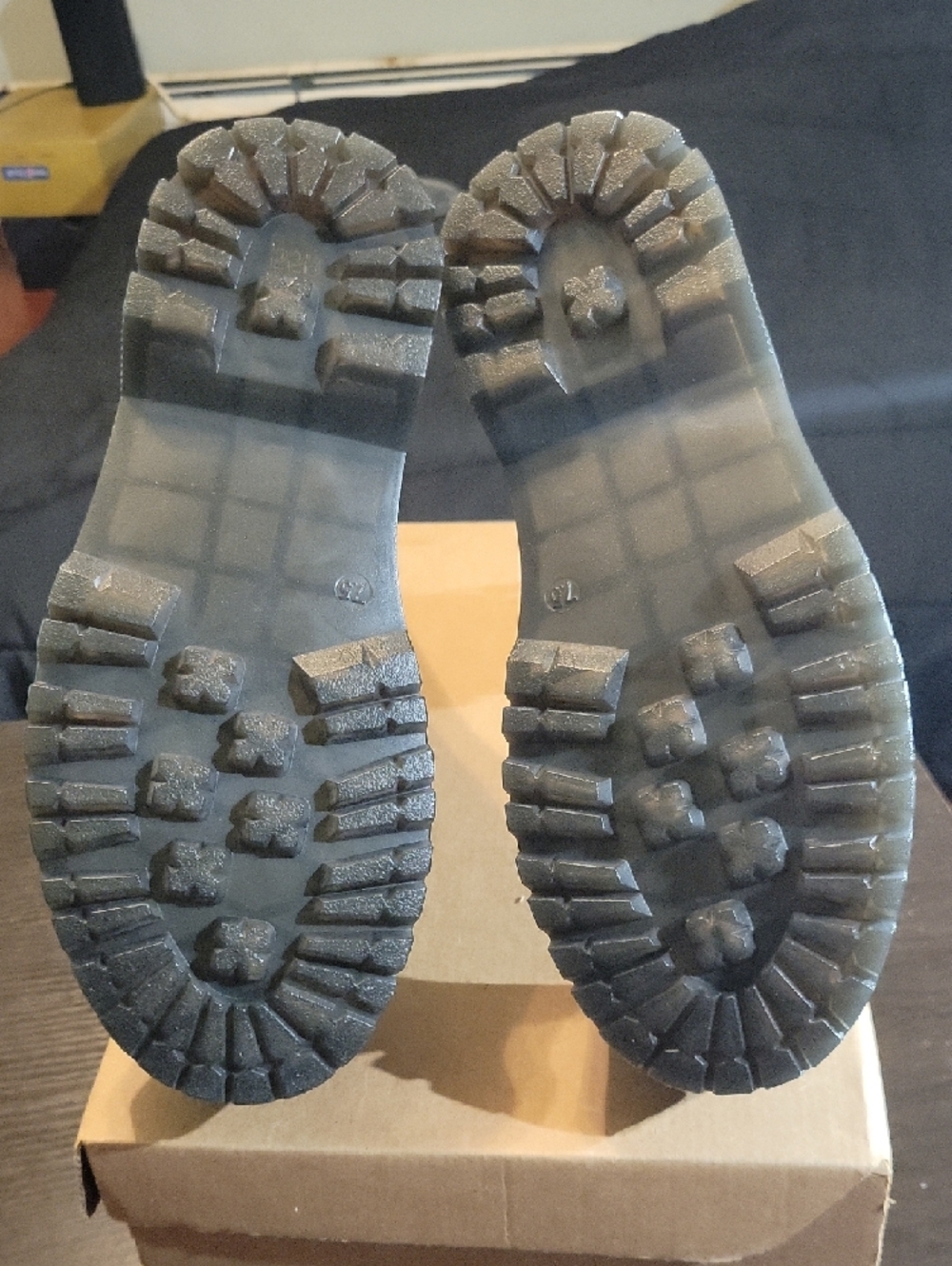 Cushionaire Daria Lace-Up Chunky Platform Combat Boots Womens 7.5 NEW - Picture 9 of 10